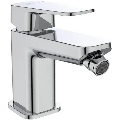 Chromene Bidetarmatur von Ideal Standard mit schmalem Hebel und runder Auslaufdüse. Klar definierte Kanten und moderne Form. Geeignet für eine elegante Badezimmergestaltung.